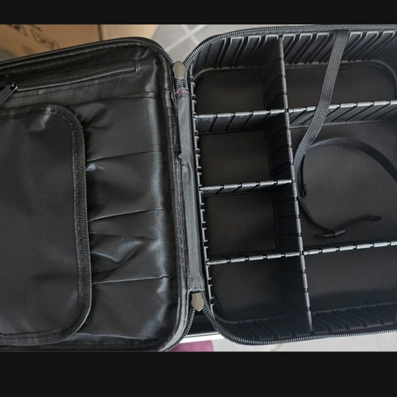 Rolling Makeup Case ExtraLarge Storage Organizer with Key Swivel Wheels Salon - Picture 5 of 12